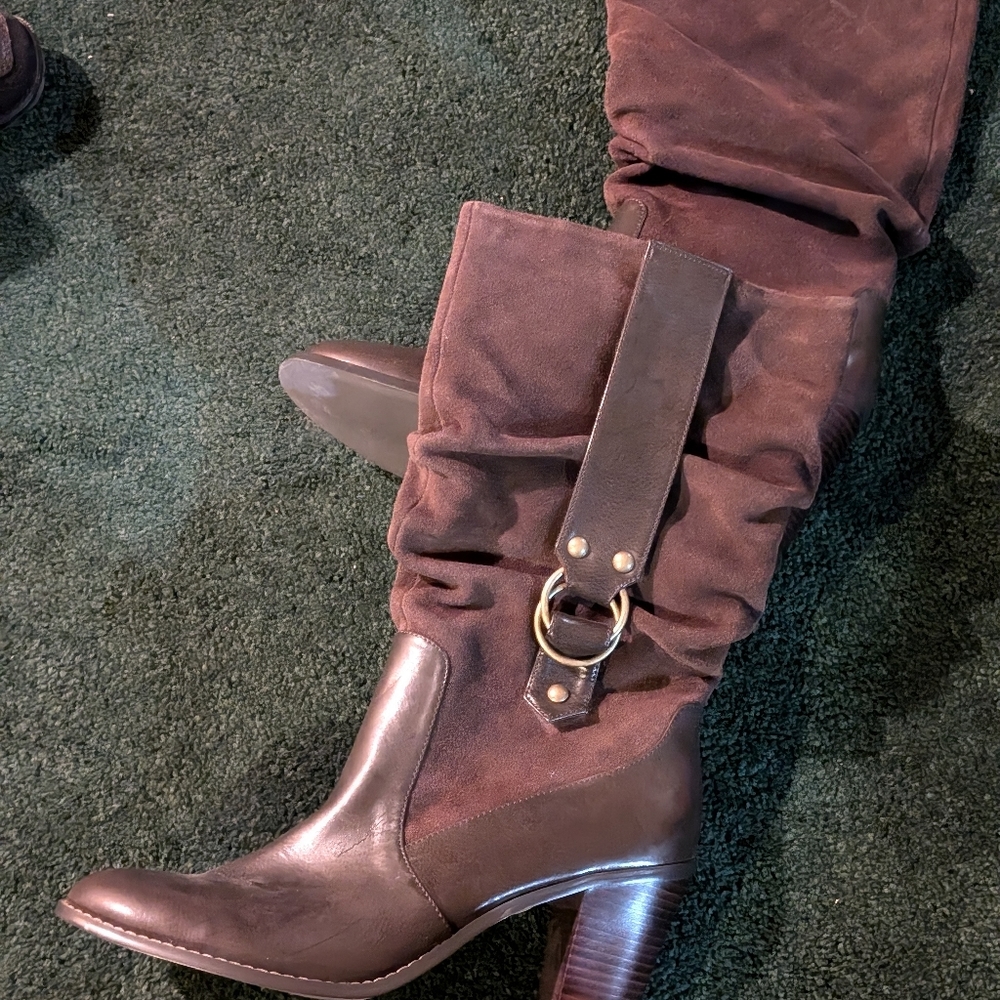 Genuine Suede and Leather a chocolate Brown Buckle Boots sz 9 like new - Picture 2 of 6